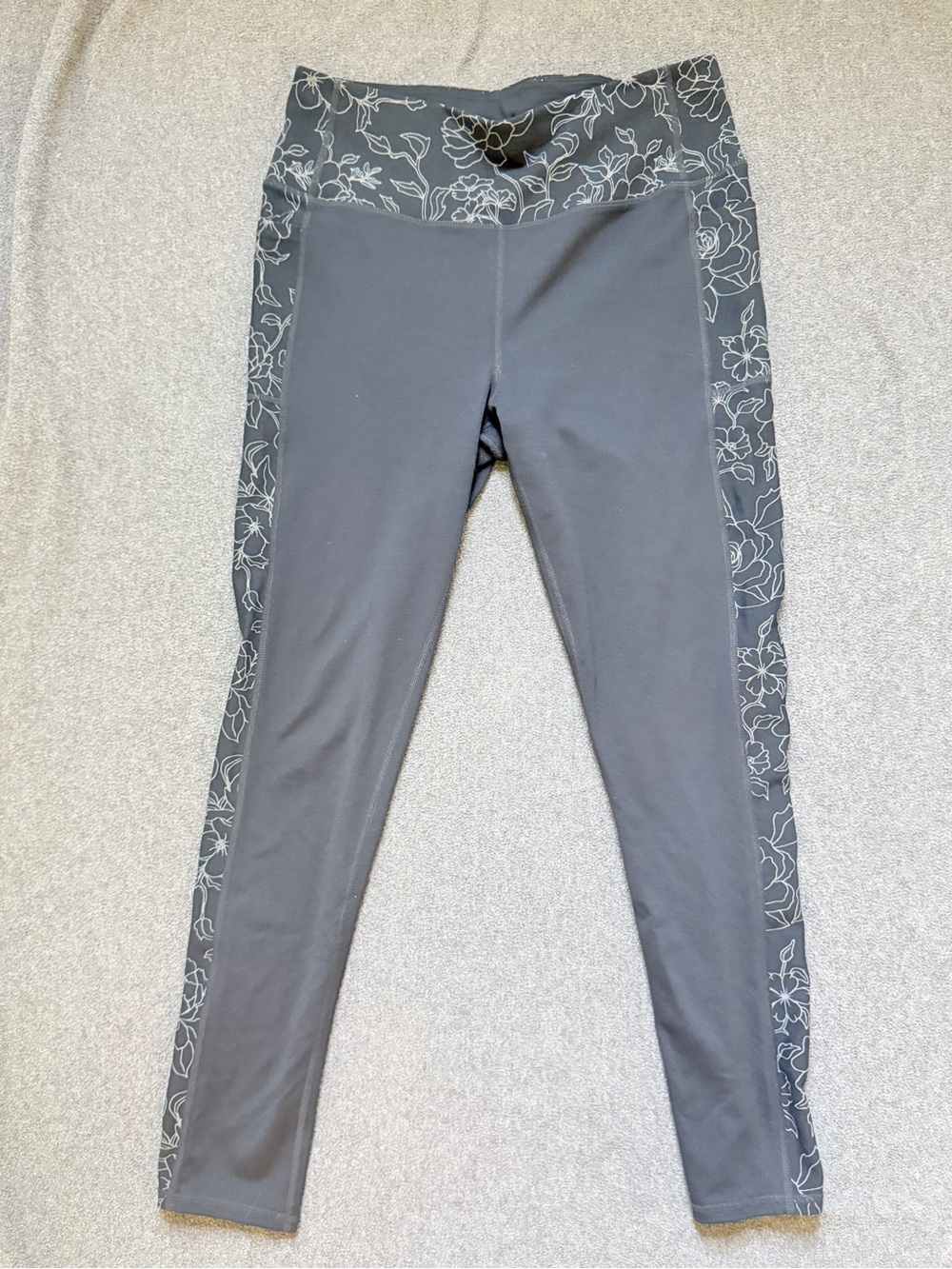 Sketchers Athletic ankle length workout leggings with pockets 4-way stretch gym